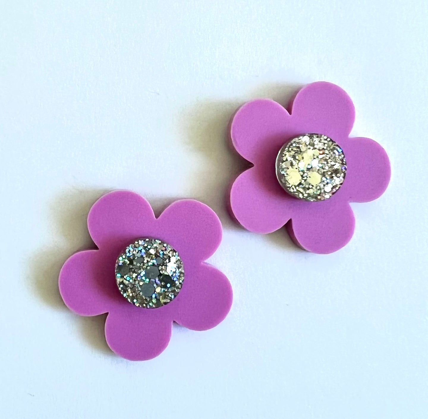 FRENCHIE & MINT | Acrylic Flower Studs Earrings