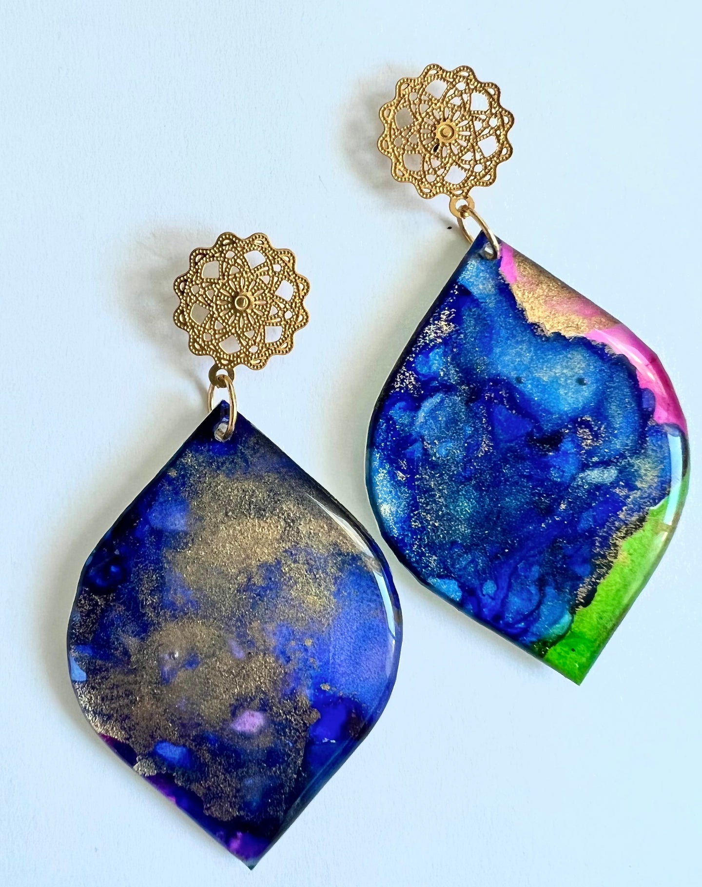 FRENCHIE & MINT | Resin Painted Drops Gold Earrings