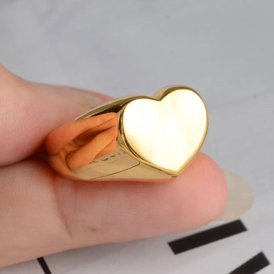 FRENCHIE & MINT | Queen of Hearts Gold Statement Ring