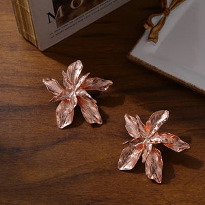 FRENCHIE & MINT - Chelsea Flower Earrings