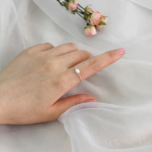 Load image into Gallery viewer, FRENCHIE &amp; MINT | Pearl &amp; Silver Ring
