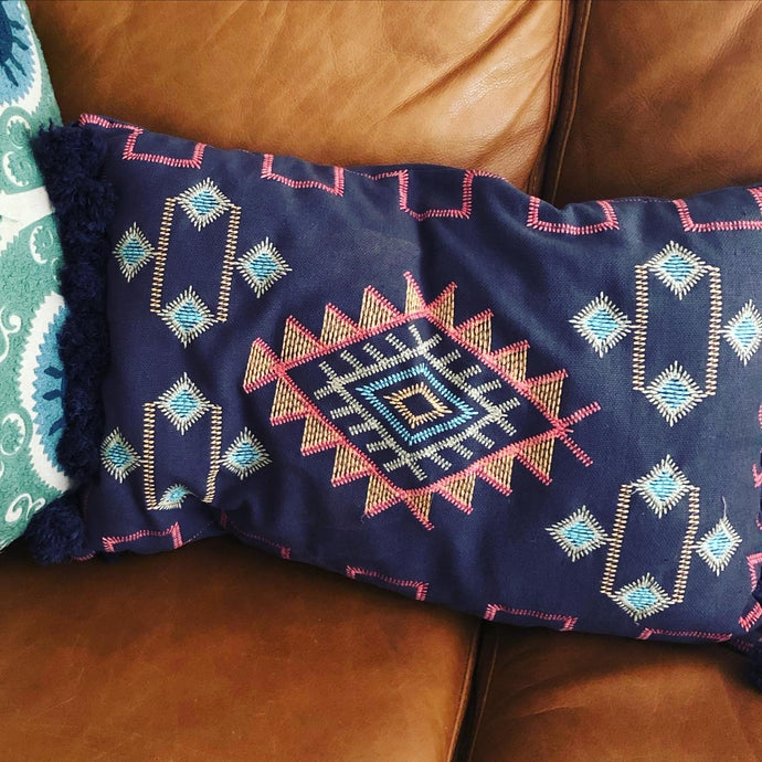 CUSHIONS | Navy embroidered and tasseled cushion cover